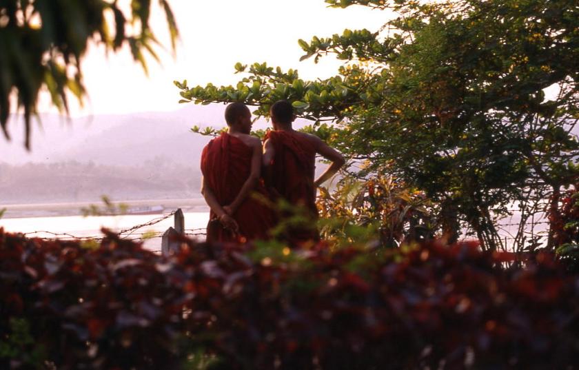 Birmania - Monaci sul fiume Irrawaddy